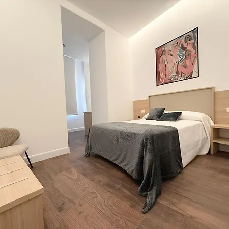 Mk77 Zuloaga アパート レオン