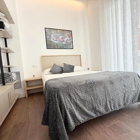 Mk77 Zuloaga アパート レオン